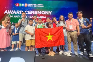 Học sinh Việt Nam nhận giải thưởng tại Olympic STEM quốc tế năm 2025.