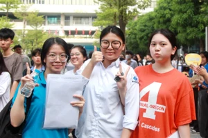 Thí sinh dự thi tốt nghiệp THPT năm 2024 tại Hà Nội.