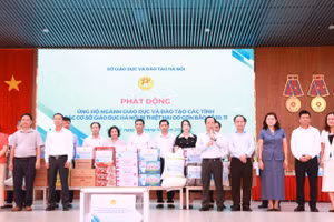 Giám đốc Sở GD&ĐT Hà Nội Trần Thế Cương phát biểu phát động.