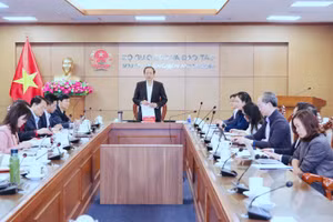 Thứ trưởng Thường trực Bộ GD&ĐT Phạm Ngọc Thưởng chủ trì hội nghị.