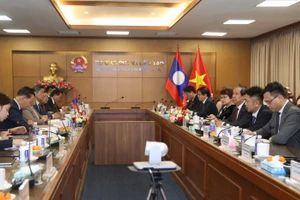 Quang cảnh buổi làm việc.