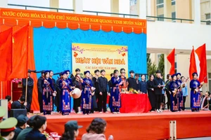 Một tiết mục văn nghệ trong Ngày hội văn hóa các dân tộc năm 2025 tại Trường PT Dân tộc Nội trú THCS & THPT tỉnh Quảng Ninh.