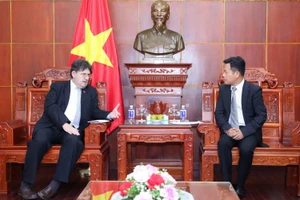 Thứ trưởng Lê Quân tiếp Đại sứ Philipp Agathonos.