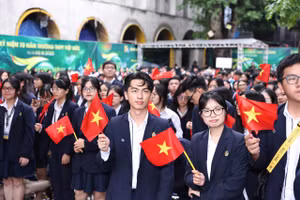 Trường THPT Việt Đức là chiếc nôi văn hóa, nơi ươm mầm tri thức, nuôi dưỡng tâm hồn và chắp cánh bao ước mơ của tuổi trẻ. 