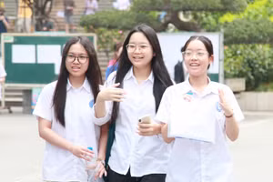 Thí sinh dự thi vào lớp 10 tại Hà Nội.