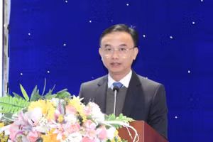 Ông Nguyễn Viết Lộc, Phó Bí thư Đảng ủy Bộ GD&ĐT phát biểu tại hội nghị.