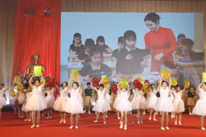 Tiết mục văn nghệ chào mừng.