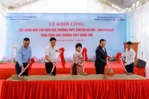 Lễ khởi công nhà thư viện trường THPT Đông Thọ.