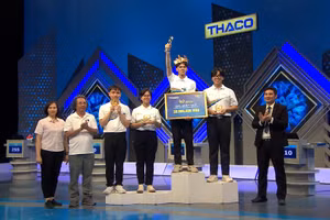 Đoàn Thanh Tùng giành vòng nguyệt quế.