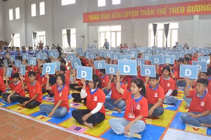 Học sinh Trường THCS Thái Phương (huyện Hưng Hà) tham gia hội thi “Rung chuông vàng” tìm hiểu kiến thức về phòng, chống tác hại của thuốc lá.