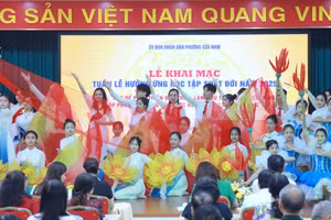 Tiết mục văn nghệ chào mừng buổi lễ.