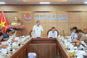 Quang cảnh buổi làm việc.