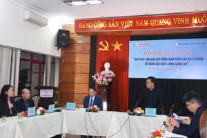 Quang cảnh buổi tọa đàm.