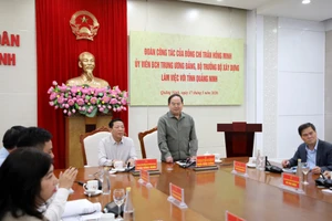 Ông Quản Minh Cường, Bí thư Tỉnh ủy Quảng Ninh phát biểu tại buổi làm việc.