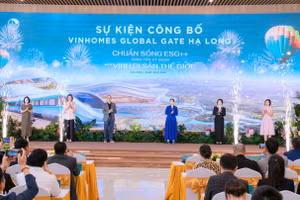 Các đại biểu tại lễ ra mắt Vinhomes Global Gate Hạ Long.