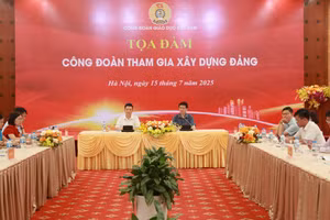 Quang cảnh buổi tọa đàm.