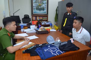 Bùi Đình Khánh tại cơ quan cảnh sát điều tra Công an tỉnh Quảng Ninh.