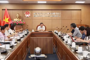 Thứ trưởng Nguyễn Văn Phúc chủ trì cuộc họp.