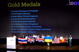 Vũ Nguyên Nguyên (Trường THPT chuyên Hà Nội - Amsterdam) giành huy chương Vàng.