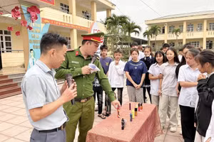 Công an xã Ba Chẽ hướng dẫn cách nhận biết các loại ma túy mới hiện nay.