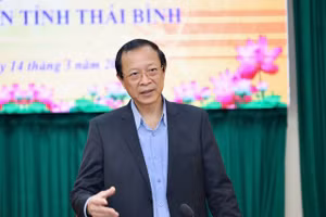 Thứ trưởng Phạm Ngọc Thưởng phát biểu tại buổi làm việc.