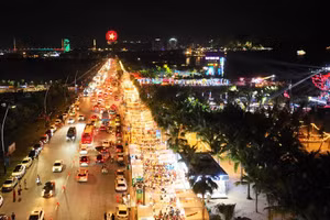 Tuyến phố thương mại nhìn từ trên cao.