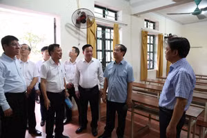 Bộ trưởng Nguyễn Kim Sơn kiểm tra công tác tổ chức Kỳ thi tốt nghiệp THPT năm 2025 tại Trường THPT Nguyễn Đức Cảnh, TP Thái Bình.