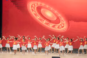 Học sinh quận Hoàng Mai dự liên hoan “Vũ điệu tuổi hồng".
