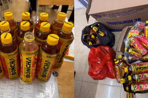 Hình ảnh sản phẩm nước ngọt được phát tặng cho học sinh do nhà trường cung cấp.