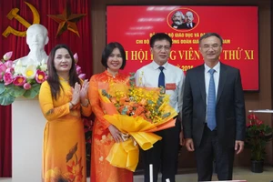 Cấp ủy nhiệm kỳ 2025-2030 Chi bộ Cơ quan Công đoàn Giáo dục Việt Nam ra mắt Đại hội.