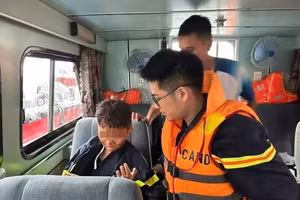 Cháu M. may mắn thoát nạn.