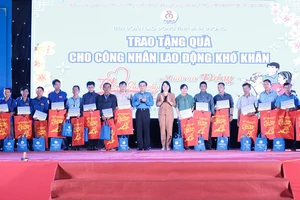 Công nhân được tặng quà tết ý nghĩa 