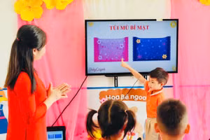 Các em thích thú với tiết học.