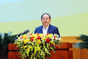 Ông Quản Minh Cường, Bí thư Tỉnh ủy Quảng Ninh phát biểu chỉ đạo tại hội nghị.