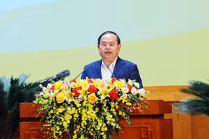 Ông Quản Minh Cường, Bí thư Tỉnh ủy Quảng Ninh phát biểu chỉ đạo tại hội nghị.