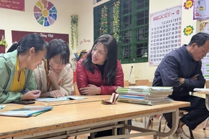 Lớp học xóa mù chữ tại Lào Cai.