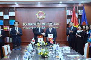 Lễ ký kết công hàm trao đổi giữa Chính phủ nước Cộng hòa xã hội chủ nghĩa Việt Nam và Chính phủ Nhật Bản về dự án học bổng Phát triển nguồn nhân lực Việt Nam - Nhật Bản.