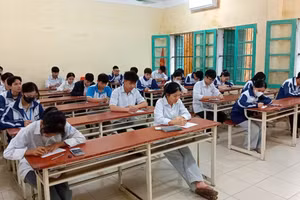 Học sinh lớp 12 ở Thái Bình thi khảo sát chất lượng năm học 2024-2025.