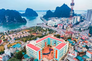 Trường THCS Lê Văn Tám, TP Hạ Long. 