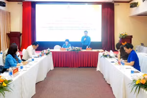 Ông Nguyễn Ngọc Ân - Chủ tịch Công đoàn Giáo dục Việt Nam, Trưởng khối Thi đua số 2, Tổng Liên đoàn Lao động Việt Nam chủ trì hội nghị.