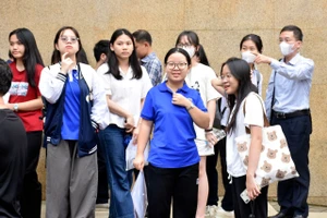 Học sinh dự thi vào lớp 10 Trường THPT chuyên Khoa học xã hội và Nhân văn năm học 2025-2026.