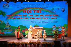 Các đội thi thể hiện tài năng của mình.