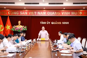 Ông Quản Minh Cường, Bí thư Tỉnh ủy Quảng Ninh kết luận cuộc họp.
