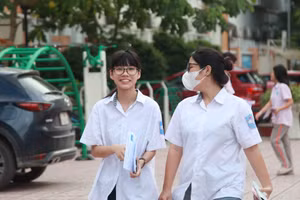 Học sinh dự thi vào lớp 10 tại Hà Nội.