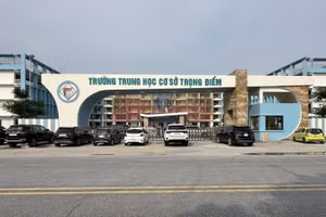 Trường THCS Trọng Điểm, phường Hạ Long (Quảng Ninh) được xây dựng khang trang, hiện đại.