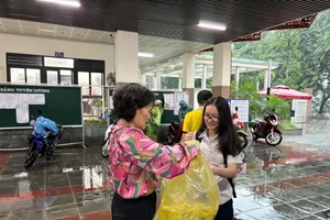 Các trường được linh hoạt điều chỉnh lịch học trước diễn biến của bão.