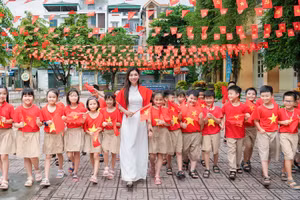 Cô trò Hà Nội sẵn sàng cho lễ khai giảng 'đặc biệt'.