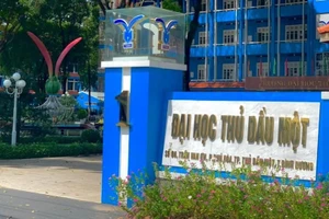 Trường ĐH Thủ Dầu Một hoàn trả 21 tỷ đồng học phí thu sai cho sinh viên