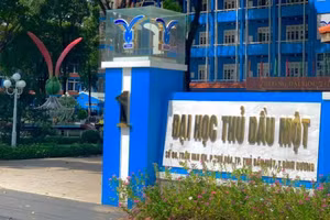 Trường ĐH Thủ Dầu Một hoàn trả 21 tỷ đồng học phí thu sai cho sinh viên