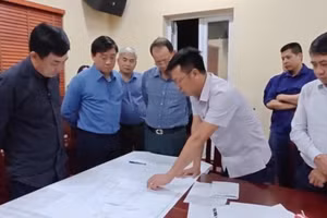 Lãnh đạo Tập đoàn Công nghiệp Than - Khoáng sản Việt Nam chỉ đạo công tác cứu hộ tai nạn tại Công ty Than Hòn Gai.